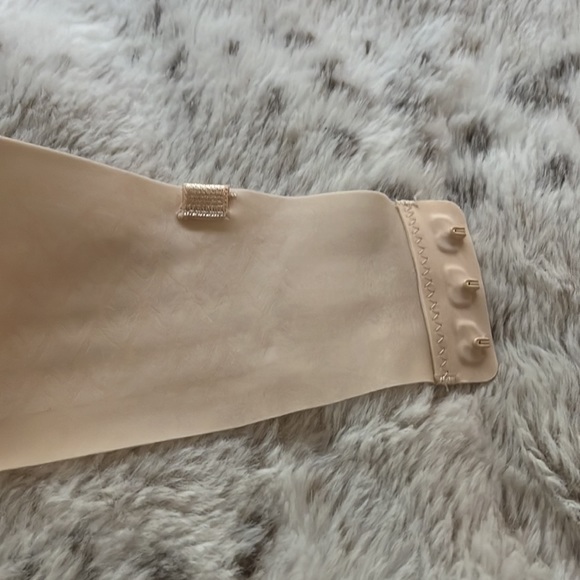 NWOT Victoria’s Secret Strapless Bra - Picture 5 of 10